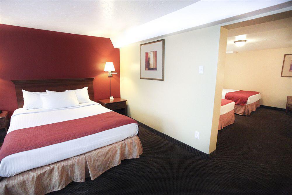 Baymont By Wyndham Cedar City Exterior photo